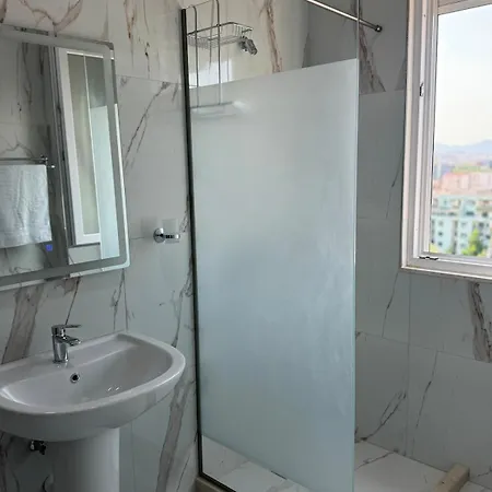 L&r Nest * Tirana