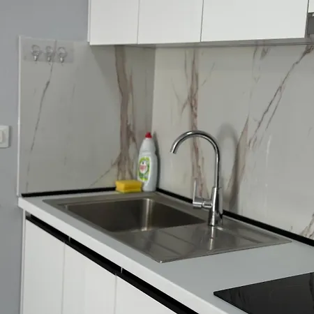 L&r Nest Apartamento Tirana
